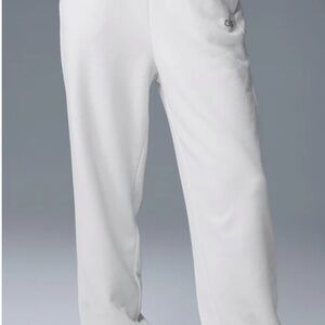 ALO Yoga White Sweatpants Comfortable Joggers